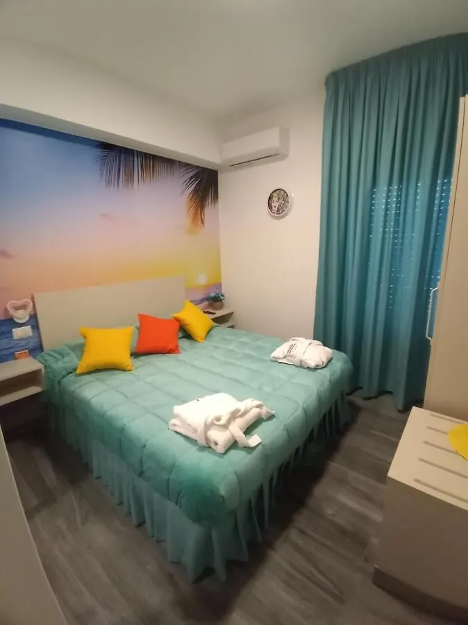 Bed & Breakfast Il Paradiso Di Marilyn Pace Del Mela Italy